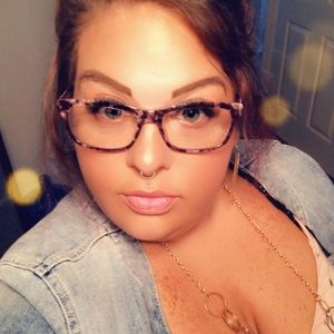 Meet your Posher, Kara